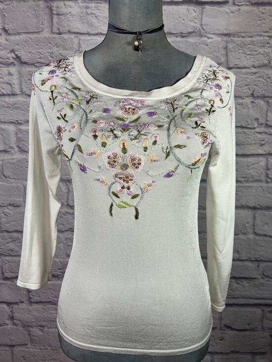 Beldini Tops - Vintage Y2K Belldini Grandma Chic Floral Emroidered & French Knot Woven Blouse